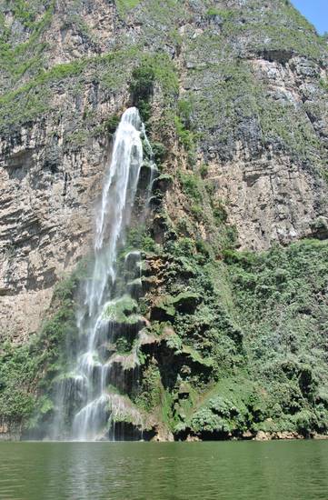 Cascata al Canyon de Sumidero