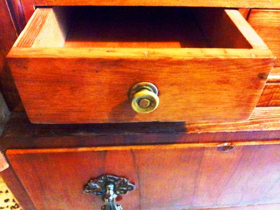 Secretaire antico in legno massello con marmo nero d'africa ... Marmo nero dafrica prezzo