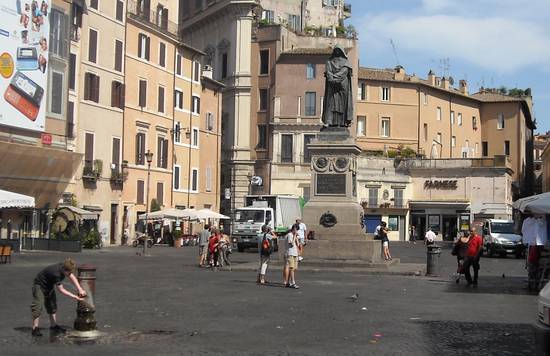Roma, Campo dei Fioro, Monumento a Giordano Bruno