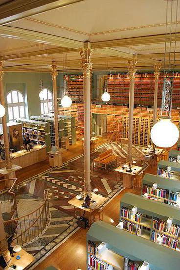biblioteca-parlamento-svedese-