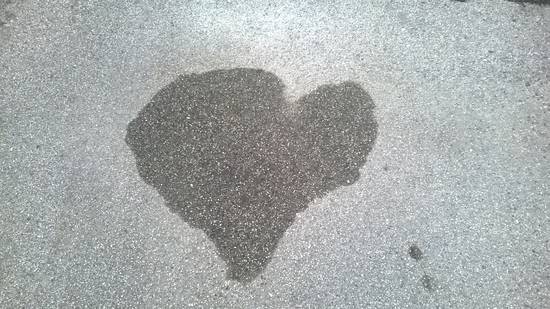 il cuore sull'asfalto