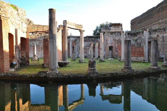 VILLA ADRIANA