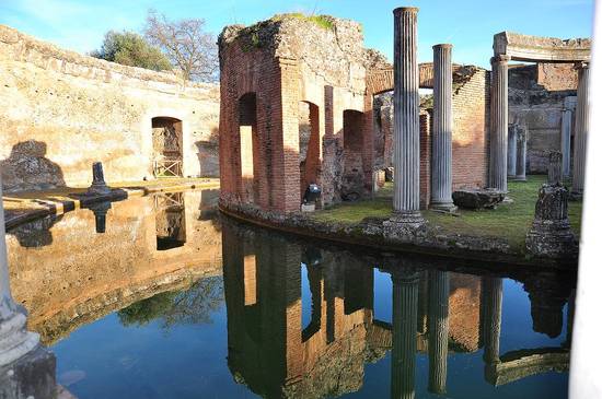 VILLA ADRIANA