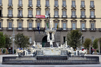 fontana-del-nettuno-napoli-pia