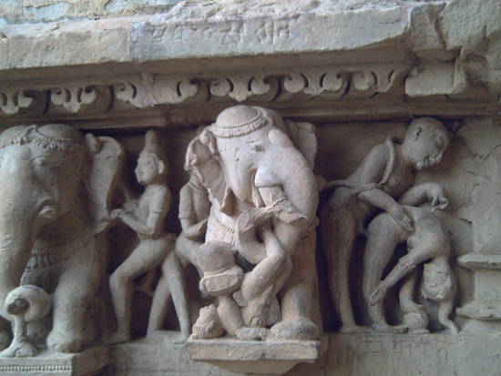 raffigurazioni templi di kajuraho