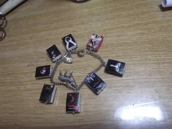 Bracciale libri e dvd Twilight saga