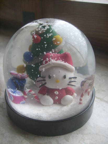 Boccia neve hello kitty