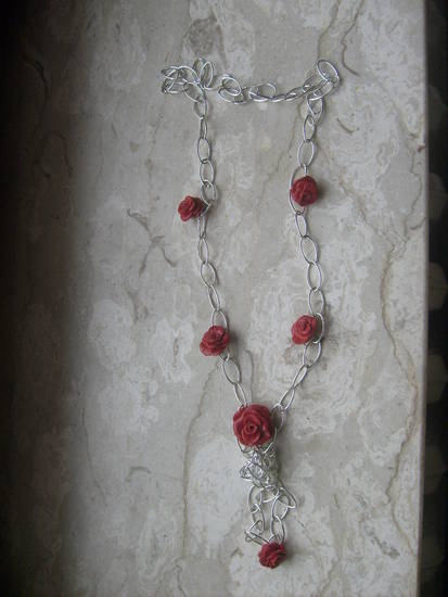 Collana rose rosse