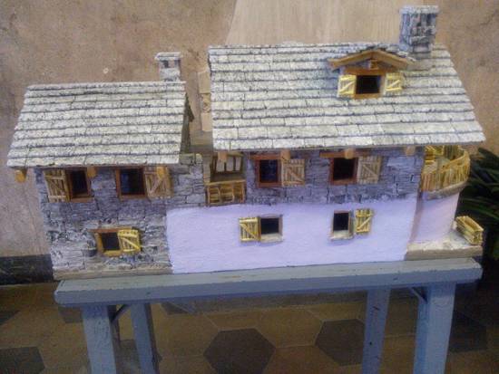 Modello di casa in pietra