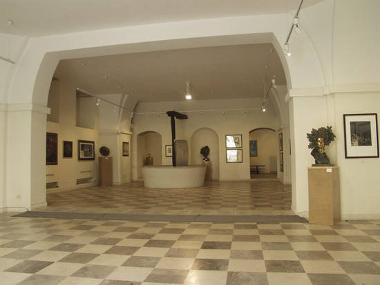 Interno-Museo-F.Bellonzi[1]